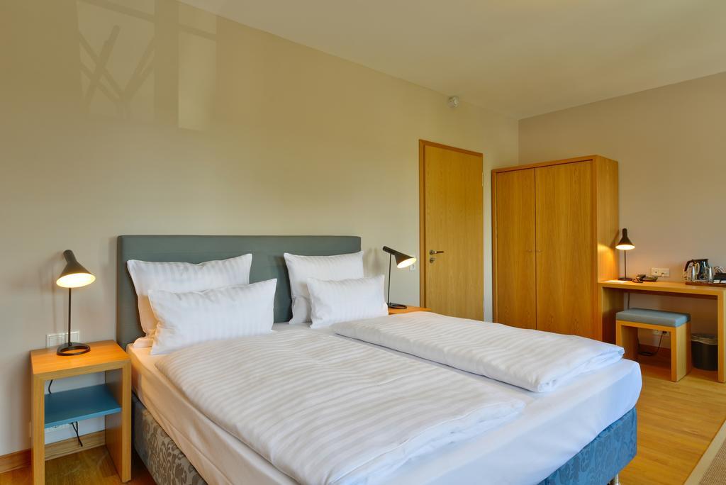 Hotel Vogelsburg Escherndorf Zimmer foto